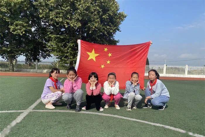 消费活动汇聚人气 消费繁荣热力足